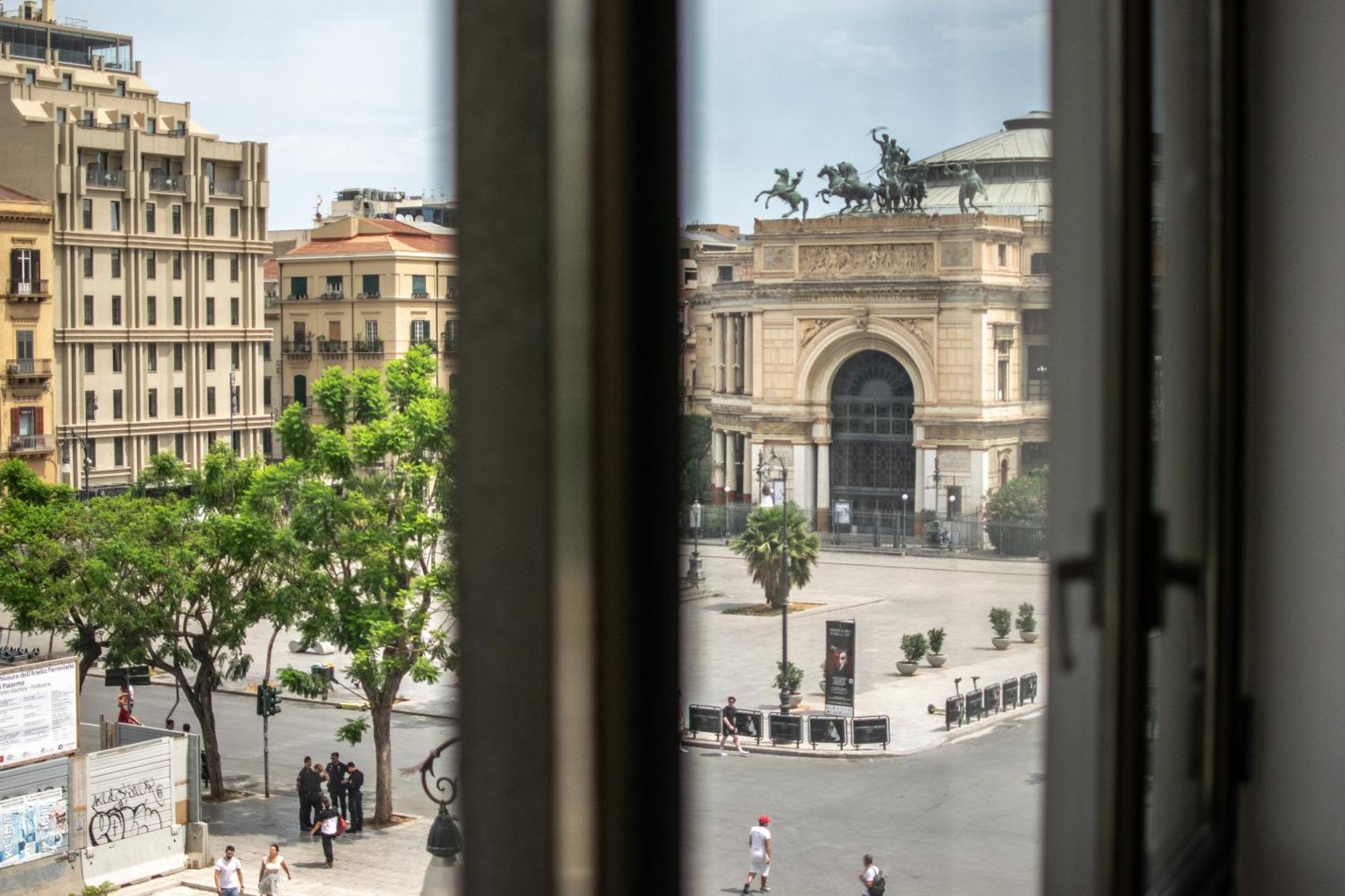 Politeama Crystal Rooms Palermo Exterior foto